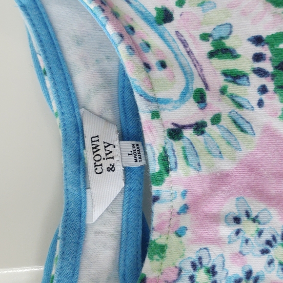 Ladies Crown & Ivy sleeveless top. - Picture 3 of 3